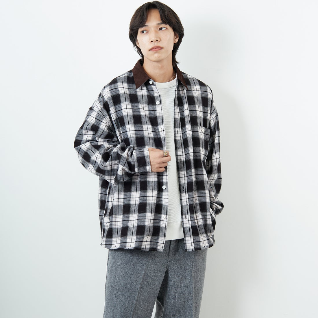 UNIVERSAL OVERALL [ユニバーサルオーバーオール] 別注 ビッグシルエットパジャマシャツ [U2511100IN-JF] BLACK &&モデル身長：179cm 着用サイズ：L&&