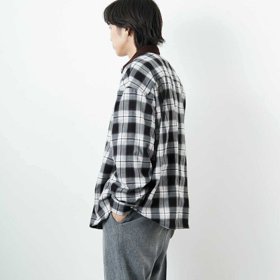 UNIVERSAL OVERALL [ユニバーサルオーバーオール] 別注 ビッグシルエットパジャマシャツ [U2511100IN-JF] BLACK &&モデル身長：179cm 着用サイズ：L&&