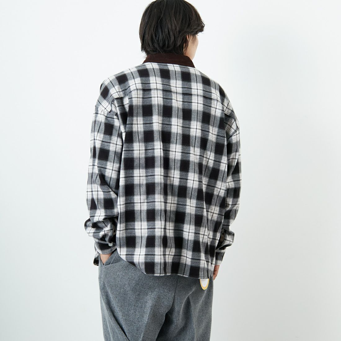 UNIVERSAL OVERALL [ユニバーサルオーバーオール] 別注 ビッグシルエットパジャマシャツ [U2511100IN-JF] BLACK &&モデル身長：179cm 着用サイズ：L&&