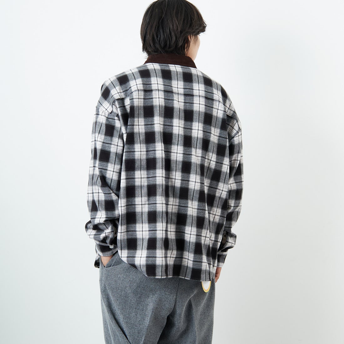 UNIVERSAL OVERALL [ユニバーサルオーバーオール] 別注 ビッグシルエットパジャマシャツ [U2511100IN-JF] BLACK &&モデル身長：179cm 着用サイズ：L&&