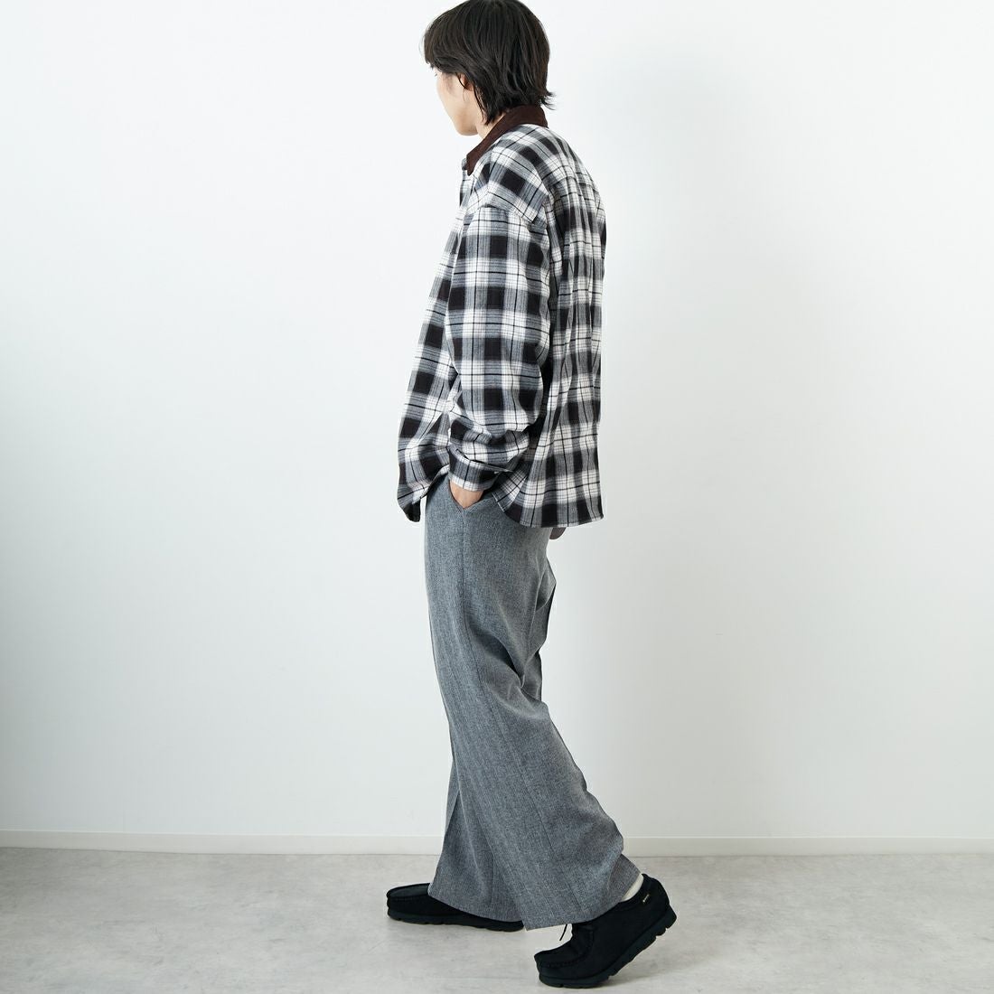 UNIVERSAL OVERALL [ユニバーサルオーバーオール] 別注 ビッグシルエットパジャマシャツ [U2511100IN-JF] BLACK &&モデル身長：179cm 着用サイズ：L&&