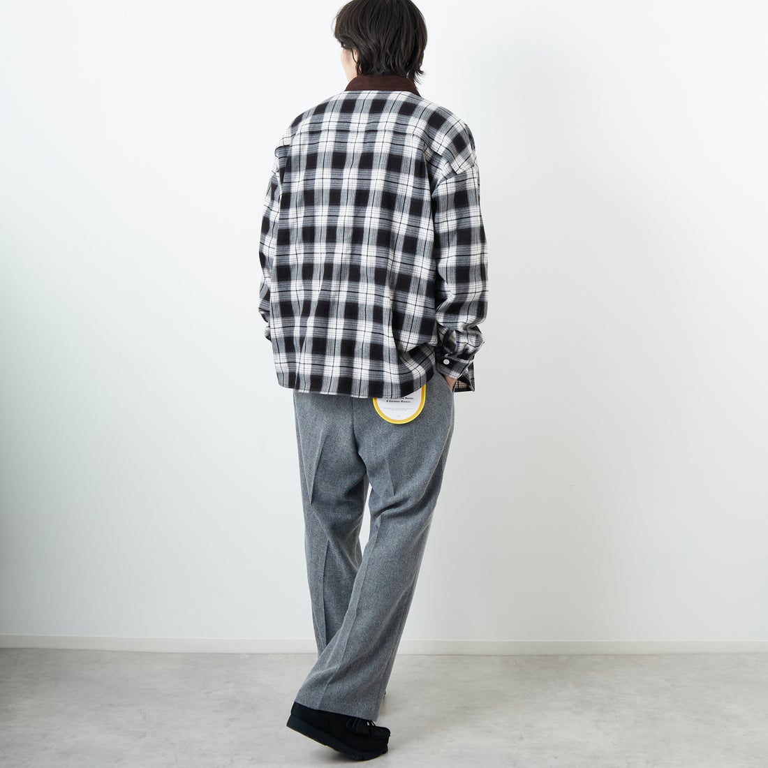 UNIVERSAL OVERALL [ユニバーサルオーバーオール] 別注 ビッグシルエットパジャマシャツ [U2511100IN-JF] BLACK &&モデル身長：179cm 着用サイズ：L&&