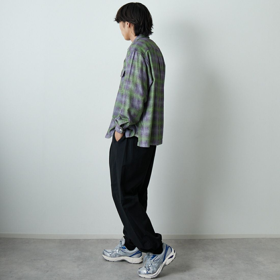 MIZUNO [ミズノ] ウォーターリパレントストレッチワイドテーパードパンツ [B2MFC502] 09 ﾌﾞﾗｯｸ &&モデル身長：179cm 着用サイズ：M&&