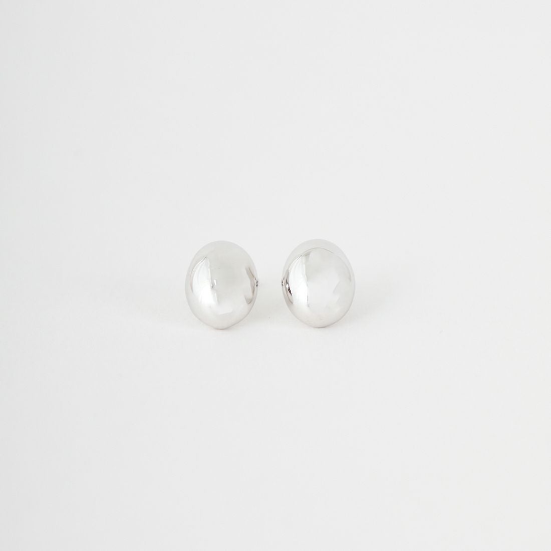 Baqless [バックレス] アミティ エッグ シルバー ピアス [AM-EG-SV] SILVER