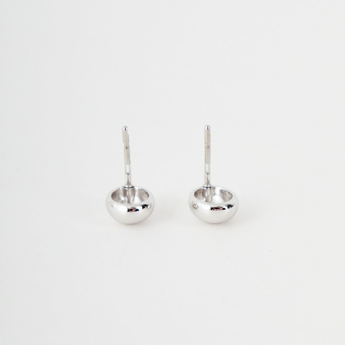 Baqless [バックレス] アミティ エッグ シルバー ピアス [AM-EG-SV] SILVER