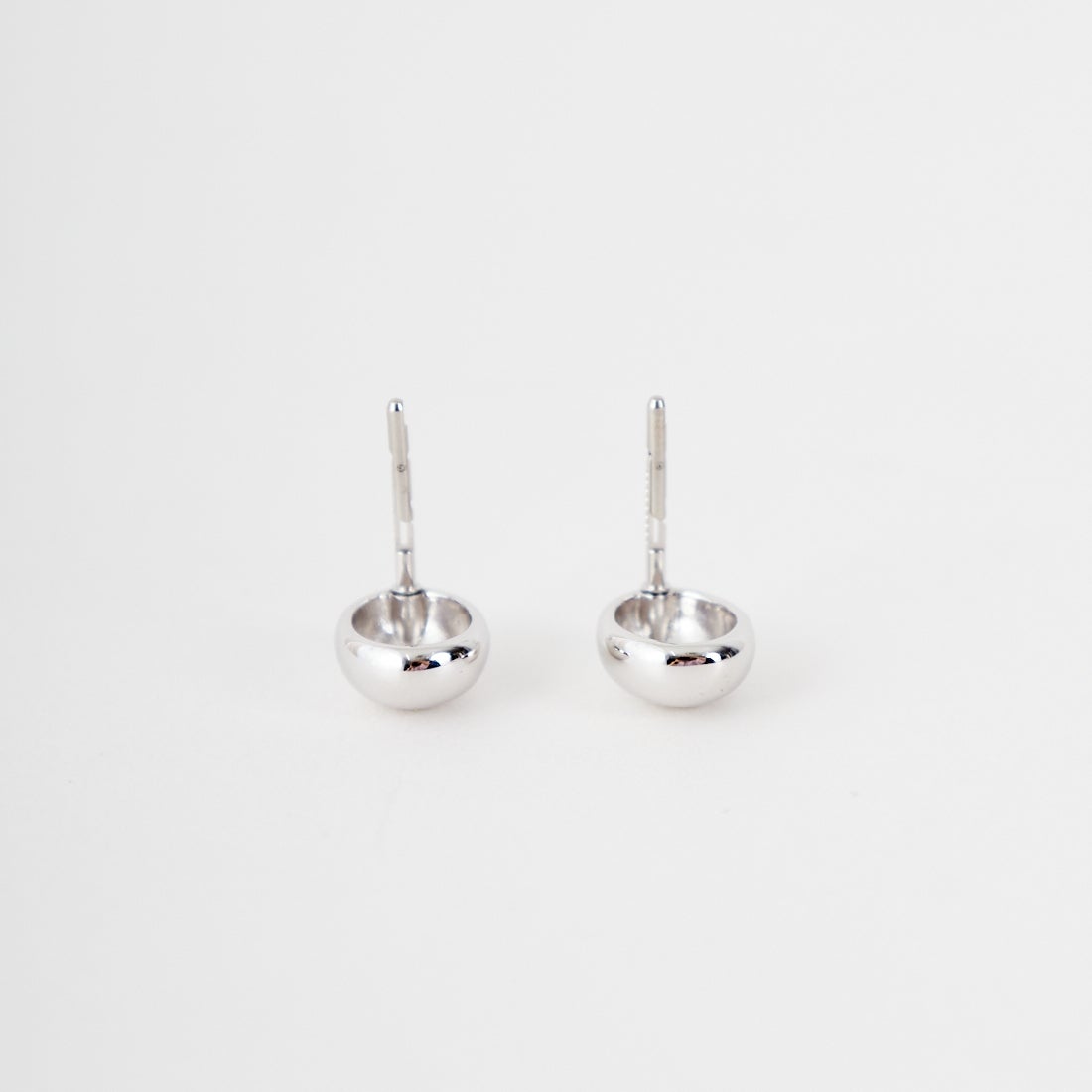 Baqless [バックレス] アミティ エッグ シルバー ピアス [AM-EG-SV] SILVER