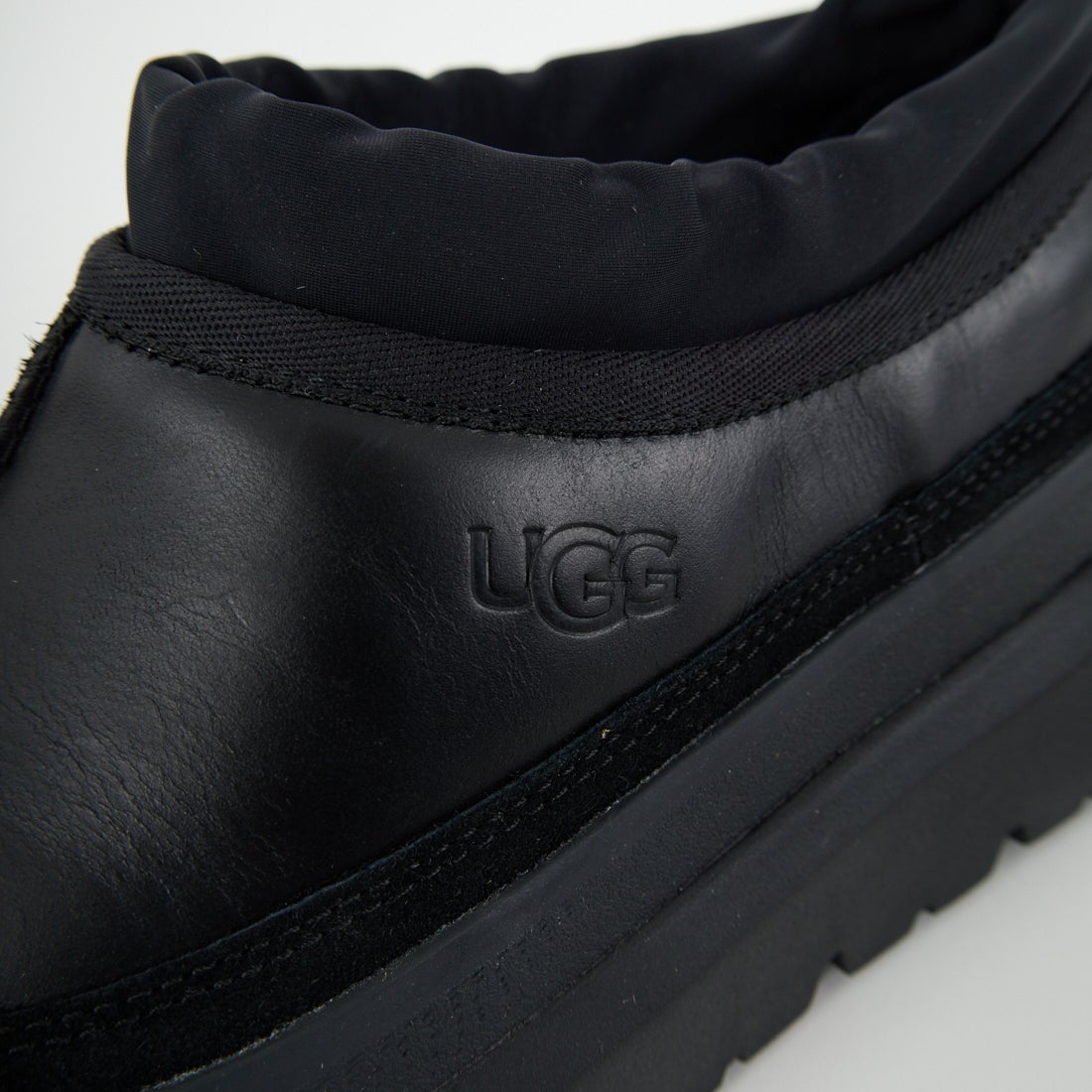 UGG [アグ] タスマン ウェザー ハイブリッド [1174251]｜ジーンズ