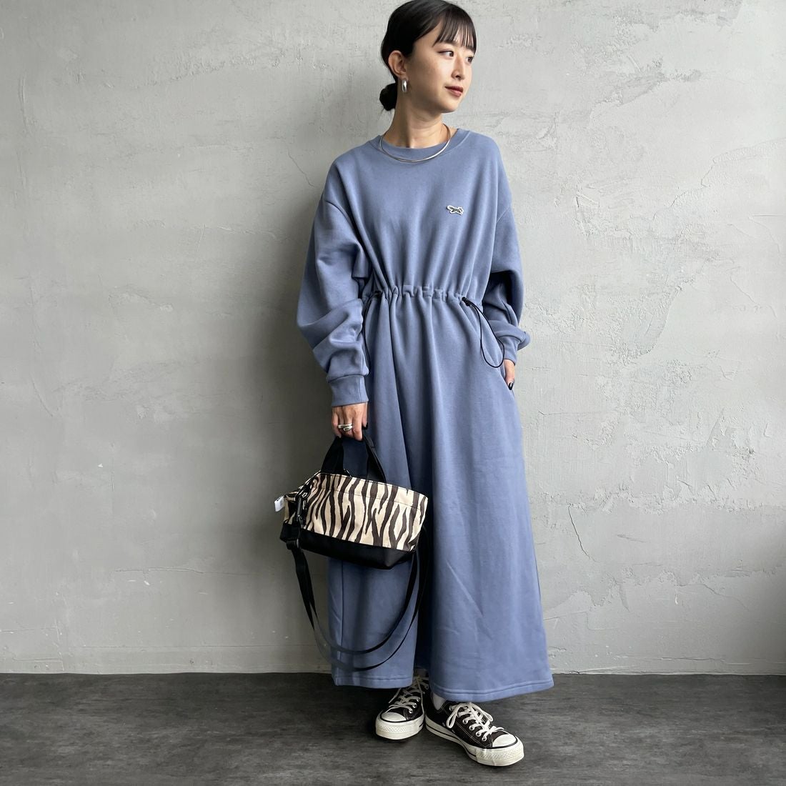 THE FOX [ザフォックス] ウエストドローコード スウェットワンピース [JFL25AW-07-JF] BLUE &&モデル身長：150cm 着用サイズ：S&&