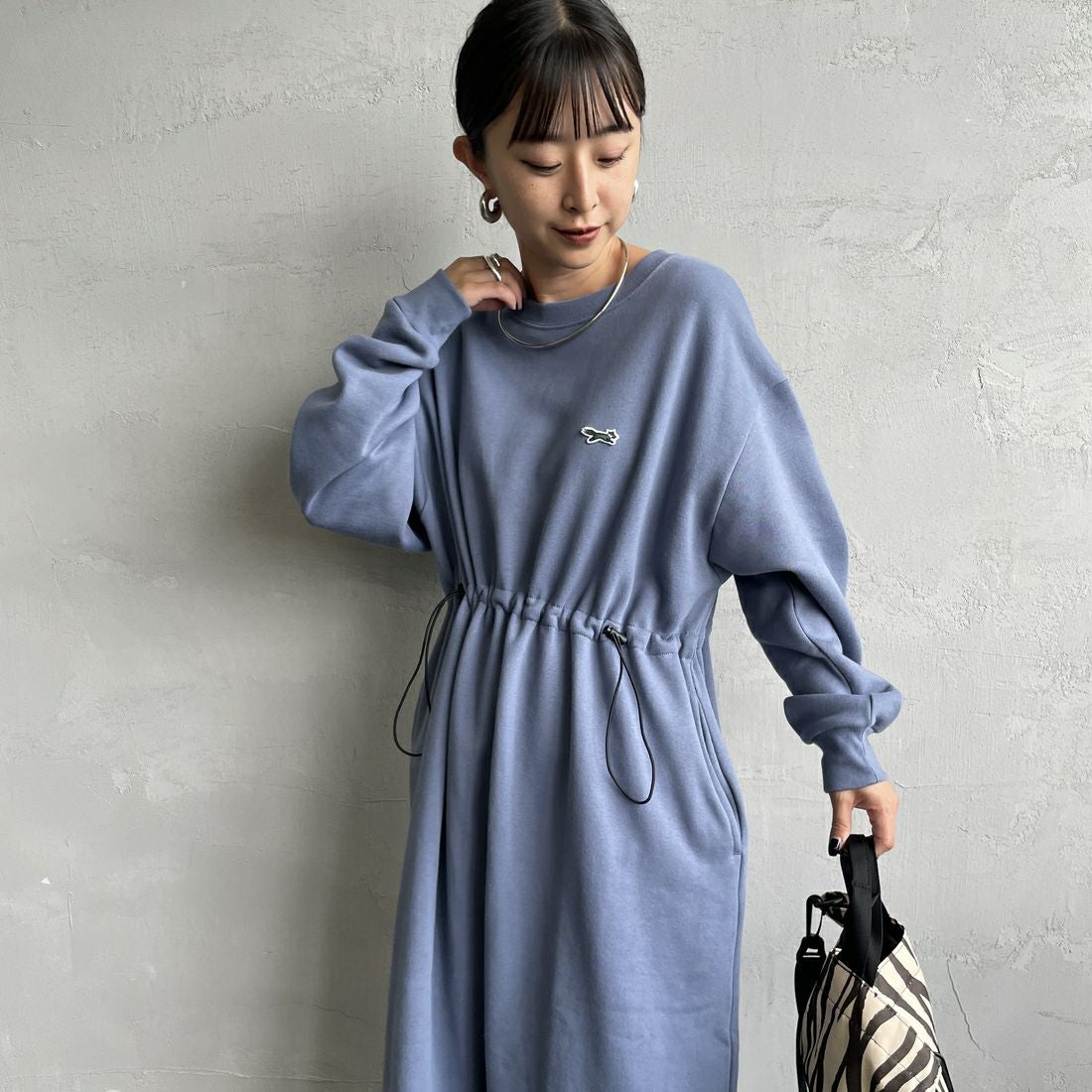 THE FOX [ザフォックス] ウエストドローコード スウェットワンピース [JFL25AW-07-JF] BLUE &&モデル身長：150cm 着用サイズ：S&&