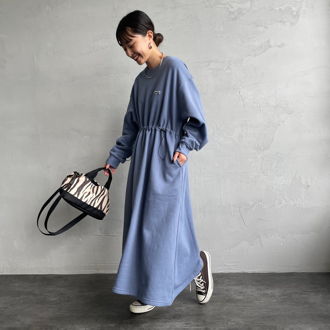 THE FOX [ザフォックス] ウエストドローコード スウェットワンピース [JFL25AW-07-JF] BLUE &&モデル身長：150cm 着用サイズ：S&&