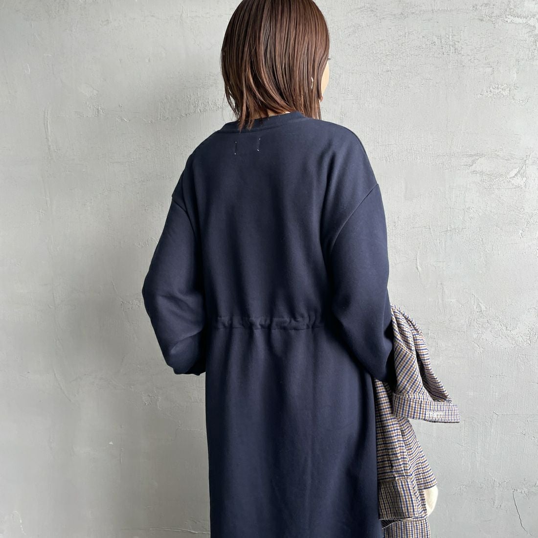 THE FOX [ザフォックス] ウエストドローコード スウェットワンピース [JFL25AW-07-JF] NAVY &&モデル身長：159cm 着用サイズ：M&&