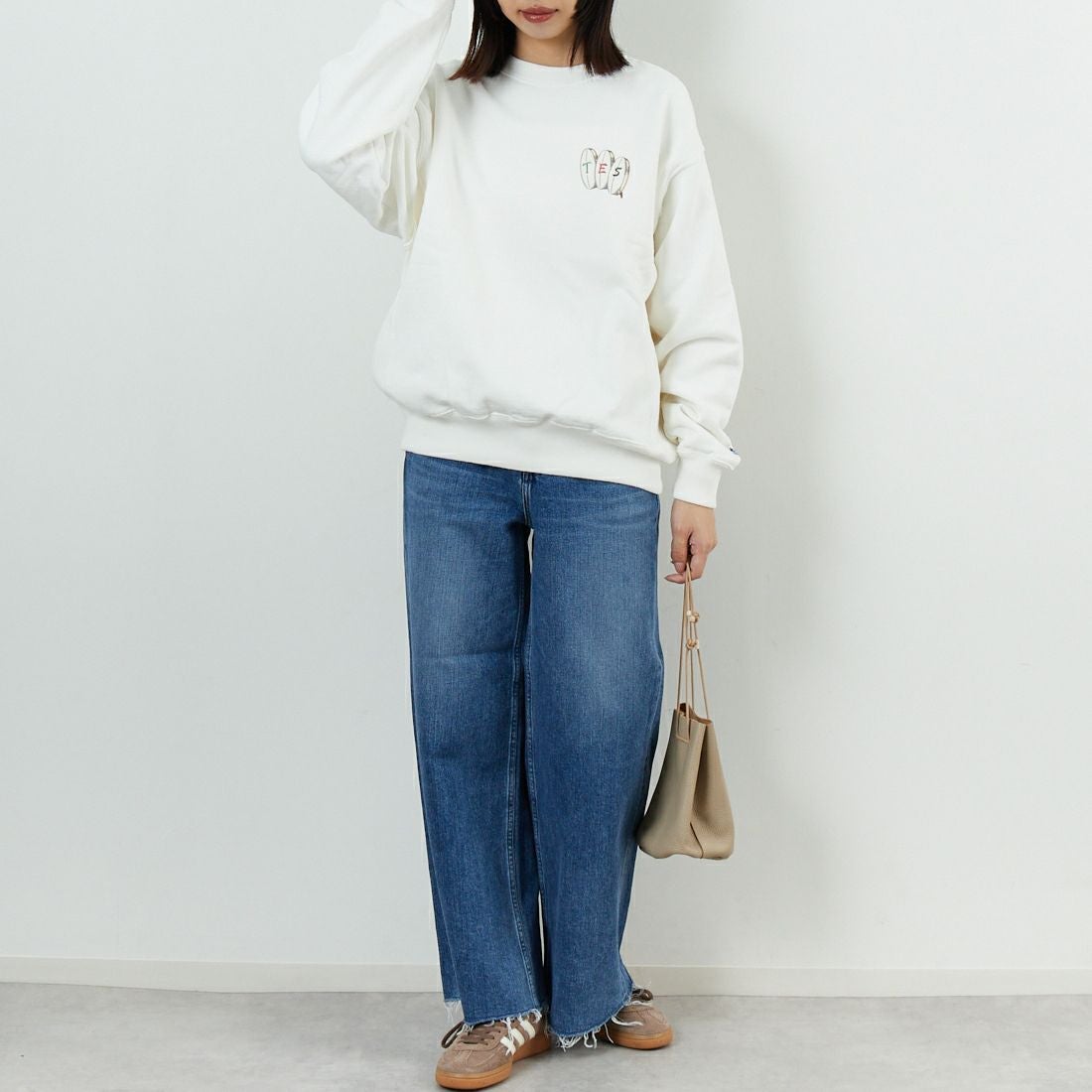 The Endless Summer [エンドレスサマー] YAKUMAN クルーネックスウェット [FH-25774325] 07 WHITE &&モデル身長：162cm 着用サイズ：S&&