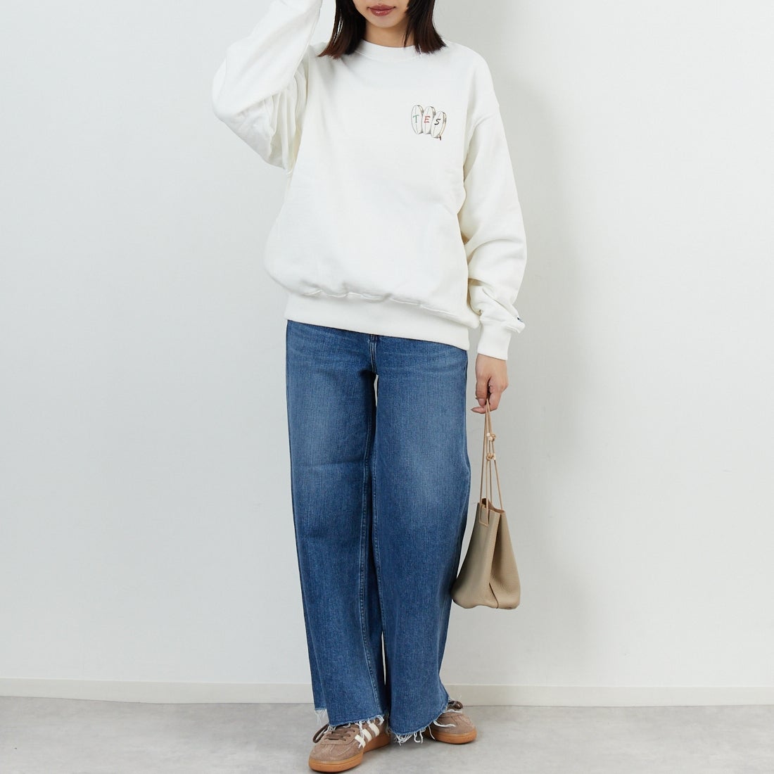 The Endless Summer [エンドレスサマー] YAKUMAN クルーネックスウェット [FH-25774325] 07 WHITE &&モデル身長：162cm 着用サイズ：S&&