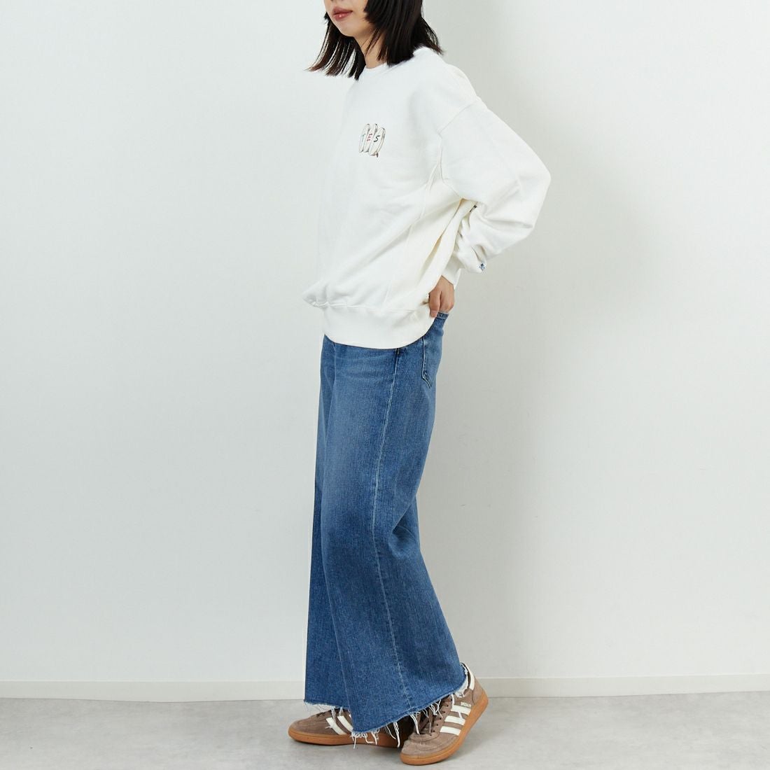 The Endless Summer [エンドレスサマー] YAKUMAN クルーネックスウェット [FH-25774325] 07 WHITE &&モデル身長：162cm 着用サイズ：S&&