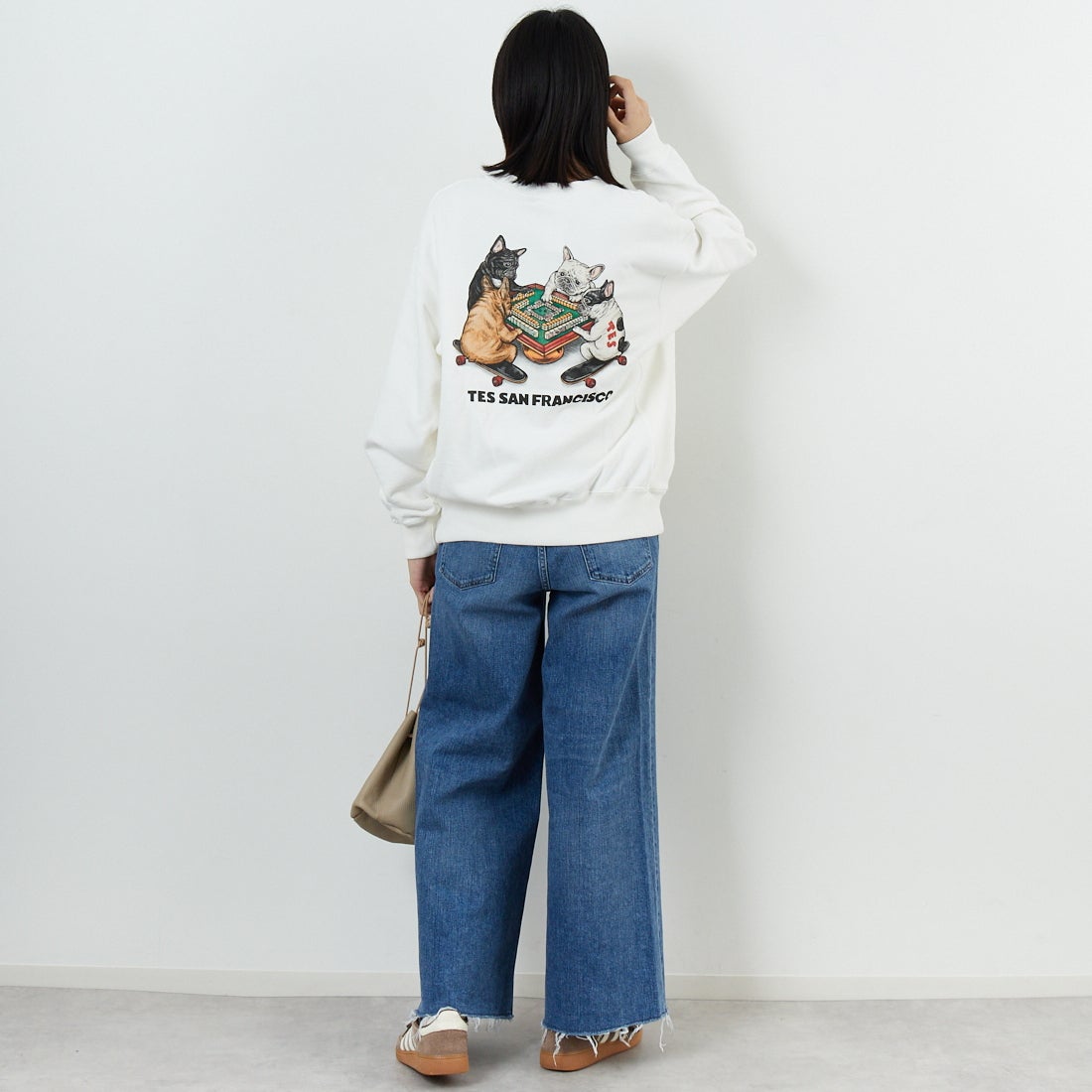 The Endless Summer [エンドレスサマー] YAKUMAN クルーネックスウェット [FH-25774325] 07 WHITE &&モデル身長：162cm 着用サイズ：S&&