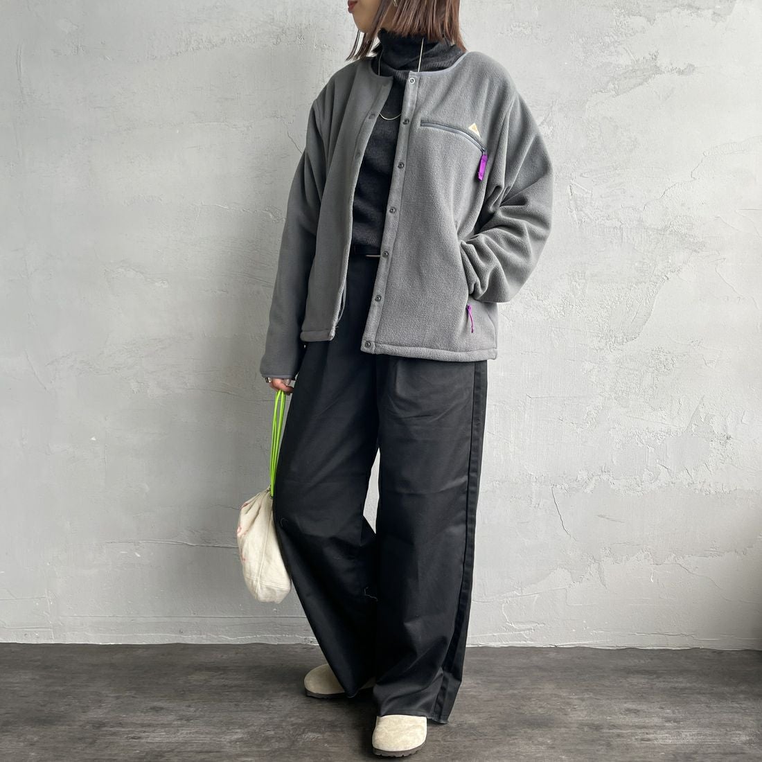 KELTY [ケルティ] 別注 クルーネック フリースカーディガン [KE254W30IN01-JF] CHARCOAL &&モデル身長：159cm 着用サイズ：M&&