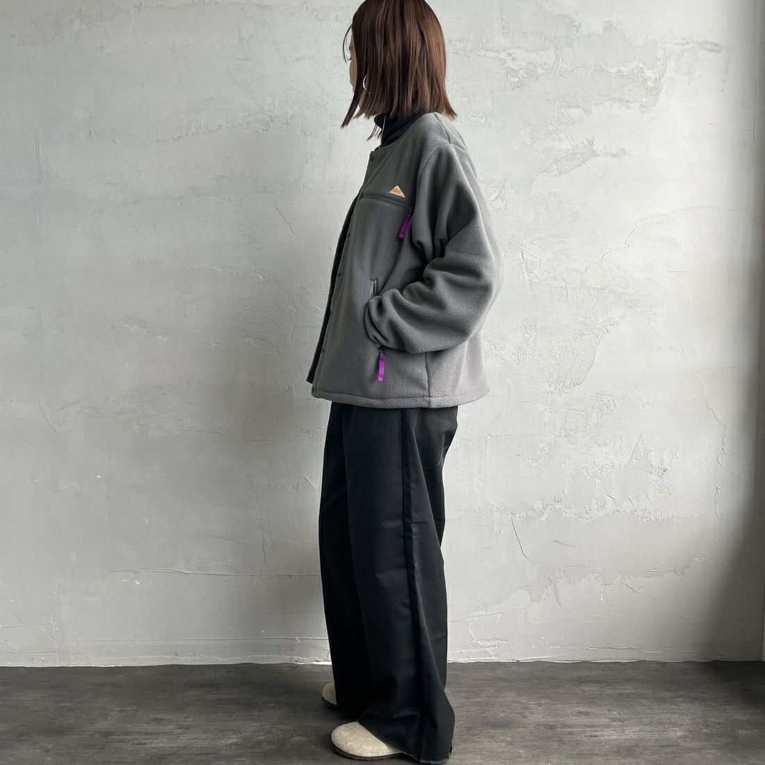 KELTY [ケルティ] 別注 クルーネック フリースカーディガン [KE254W30IN01-JF] CHARCOAL &&モデル身長：159cm 着用サイズ：M&&