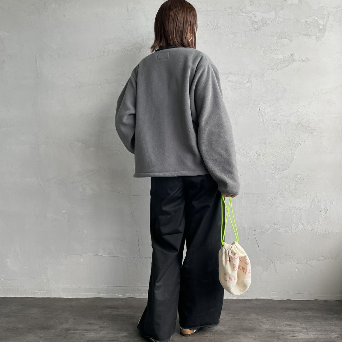 KELTY [ケルティ] 別注 クルーネック フリースカーディガン [KE254W30IN01-JF] CHARCOAL &&モデル身長：159cm 着用サイズ：M&&