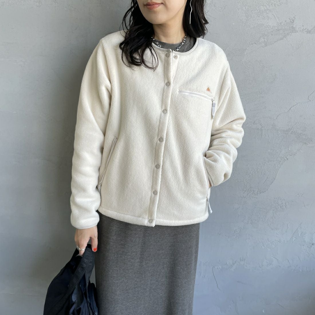 KELTY [ケルティ] 別注 クルーネック フリースカーディガン [KE254W30IN01-JF] IVORY &&モデル身長：159cm 着用サイズ：S&&