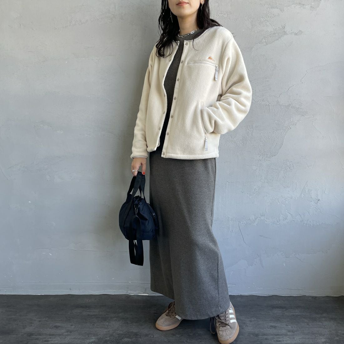 KELTY [ケルティ] 別注 クルーネック フリースカーディガン [KE254W30IN01-JF] IVORY &&モデル身長：159cm 着用サイズ：S&&