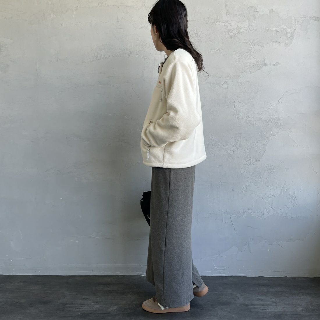 KELTY [ケルティ] 別注 クルーネック フリースカーディガン [KE254W30IN01-JF] IVORY &&モデル身長：159cm 着用サイズ：S&&
