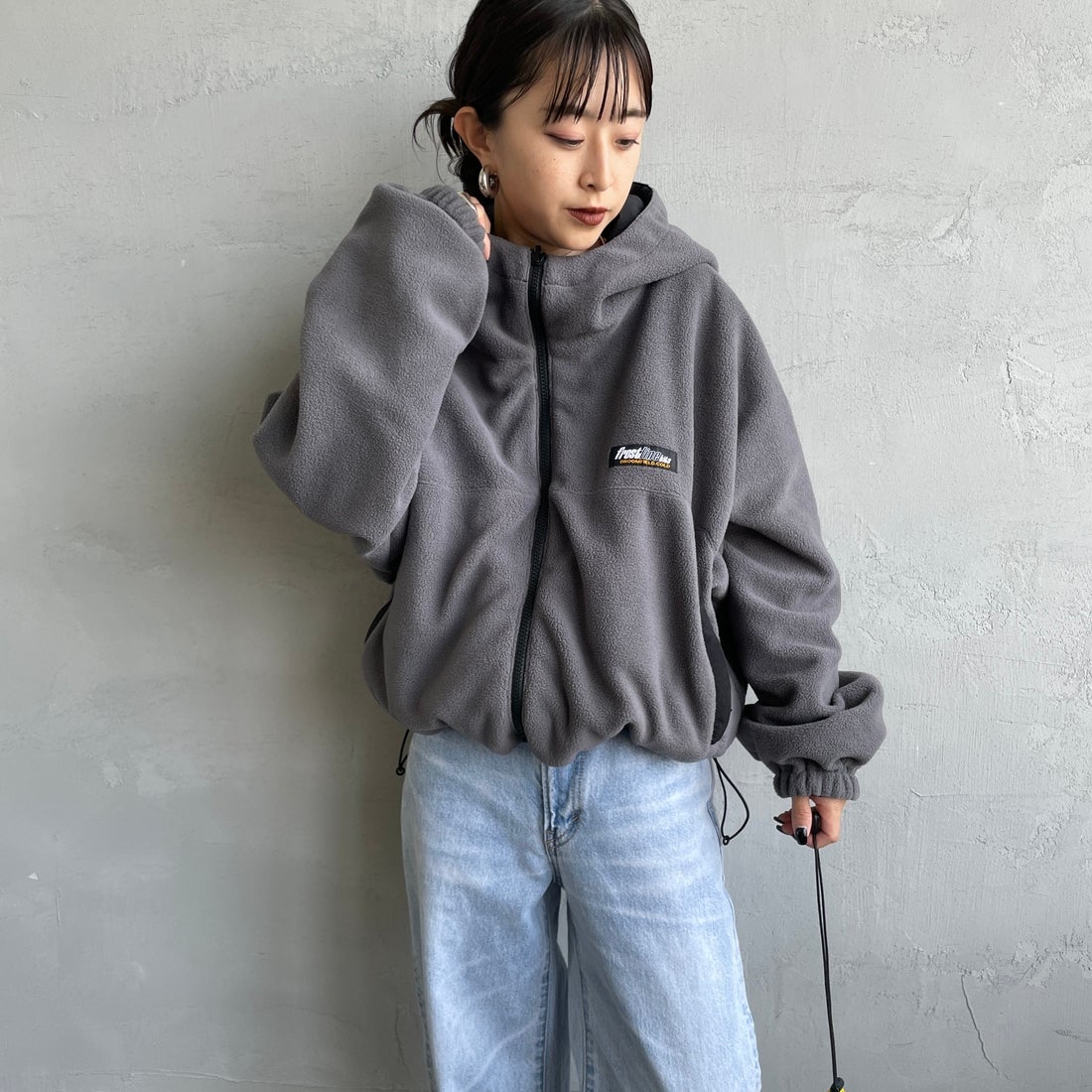 frostline [フロストライン] 別注 リバーシブルフードブルゾン [FL15-JK-IN5-JF] BLACK &&モデル身長：150cm 着用サイズ：S&&