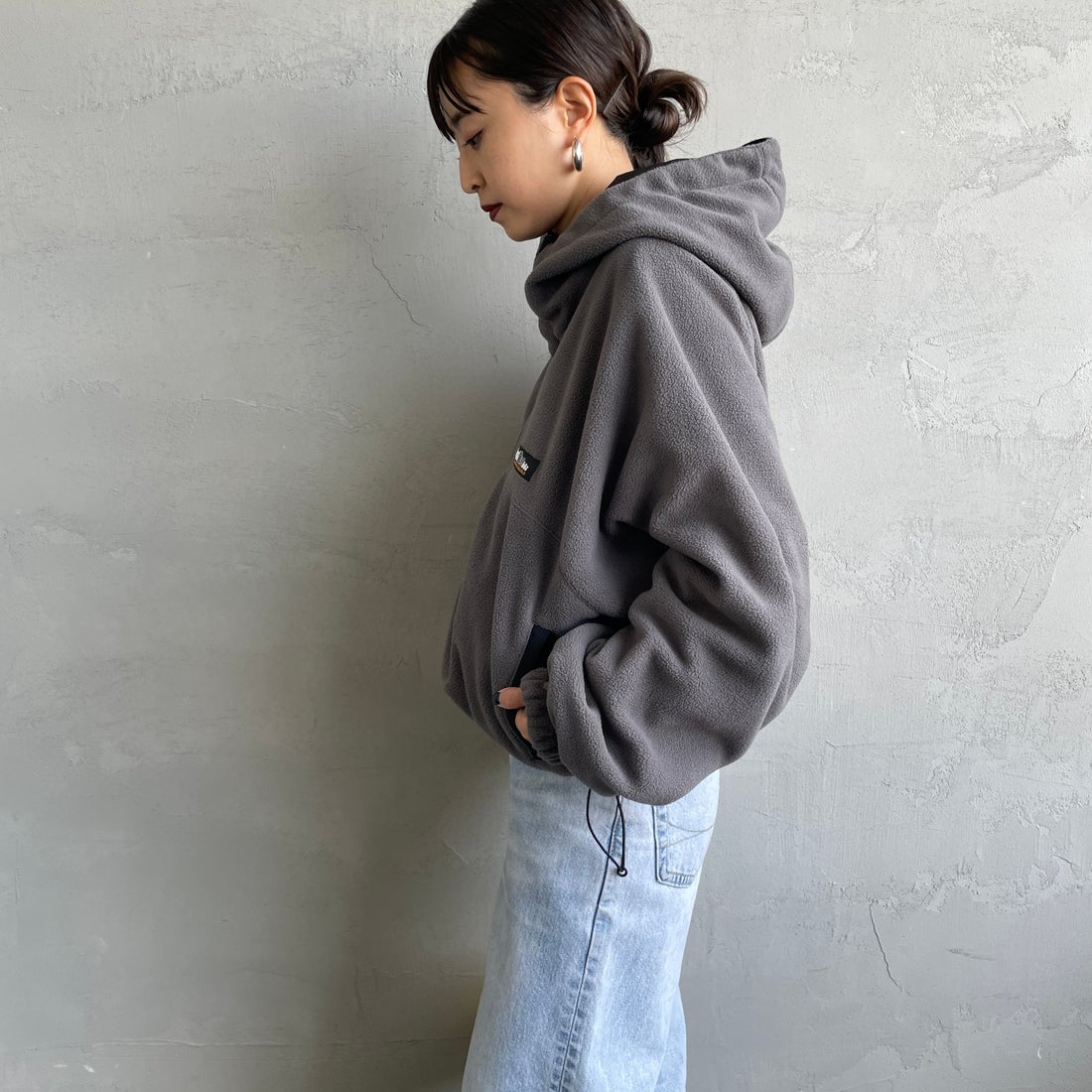 frostline [フロストライン] 別注 リバーシブルフードブルゾン [FL15-JK-IN5-JF] BLACK &&モデル身長：150cm 着用サイズ：S&&