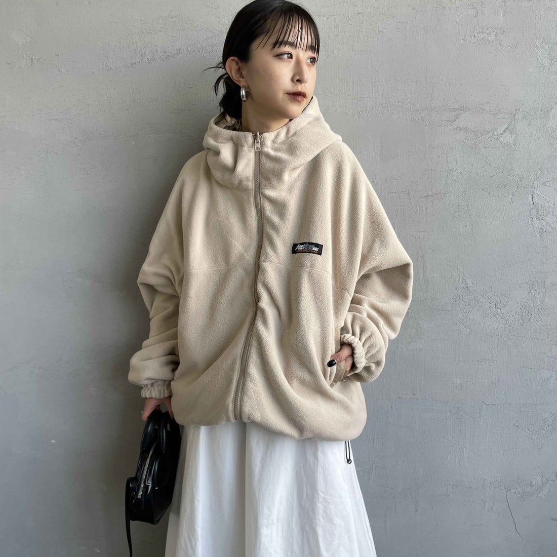 frostline [フロストライン] 別注 リバーシブルフードブルゾン [FL15-JK-IN5-JF] BEIGE &&モデル身長：150cm 着用サイズ：M&&