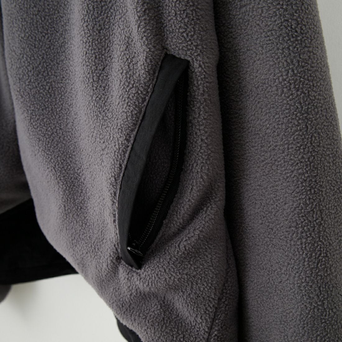 frostline [フロストライン] 別注 リバーシブルフードブルゾン [FL15-JK-IN5-JF] BLACK