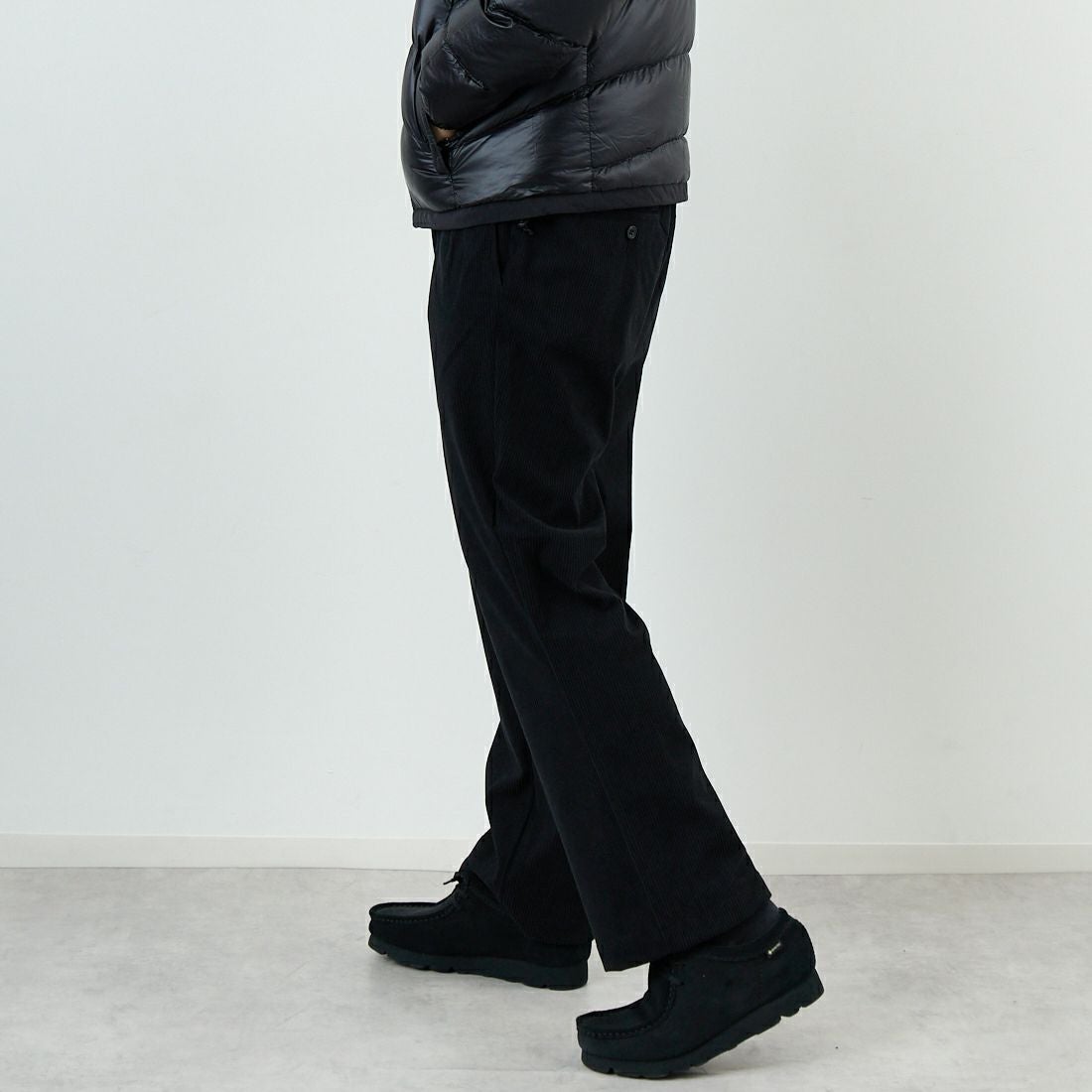 Noir Fabrik [ヌワールファブリック] トリコットコーディロイ ワイドタックイージーパンツ [NF-254-037] 61 BLK &&モデル身長：179cm 着用サイズ：L&&