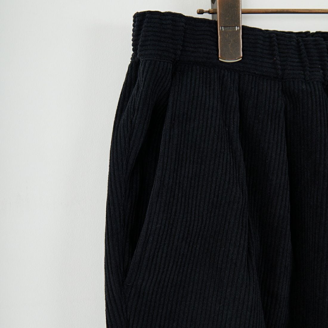 Noir Fabrik [ヌワールファブリック] トリコットコーディロイ ワイドタックイージーパンツ [NF-254-037] 61 BLK