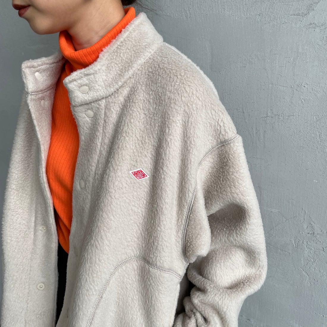 DANTON [ダントン] ダブルフェイスボア スタンドカラージャケット [DT-A0699WNN] BEIGE &&モデル身長：150cm 着用サイズ：M&&