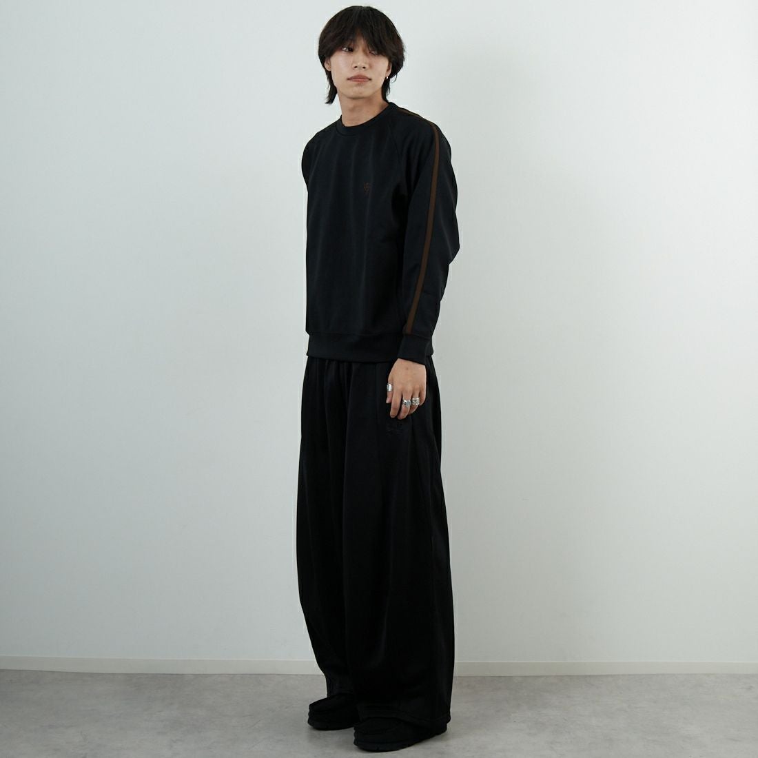 South2West8 [サウスツーウエストエイト] トレーナー クルーネックシャツ [RW635] C BLACK &&モデル身長：179cm 着用サイズ：M&&