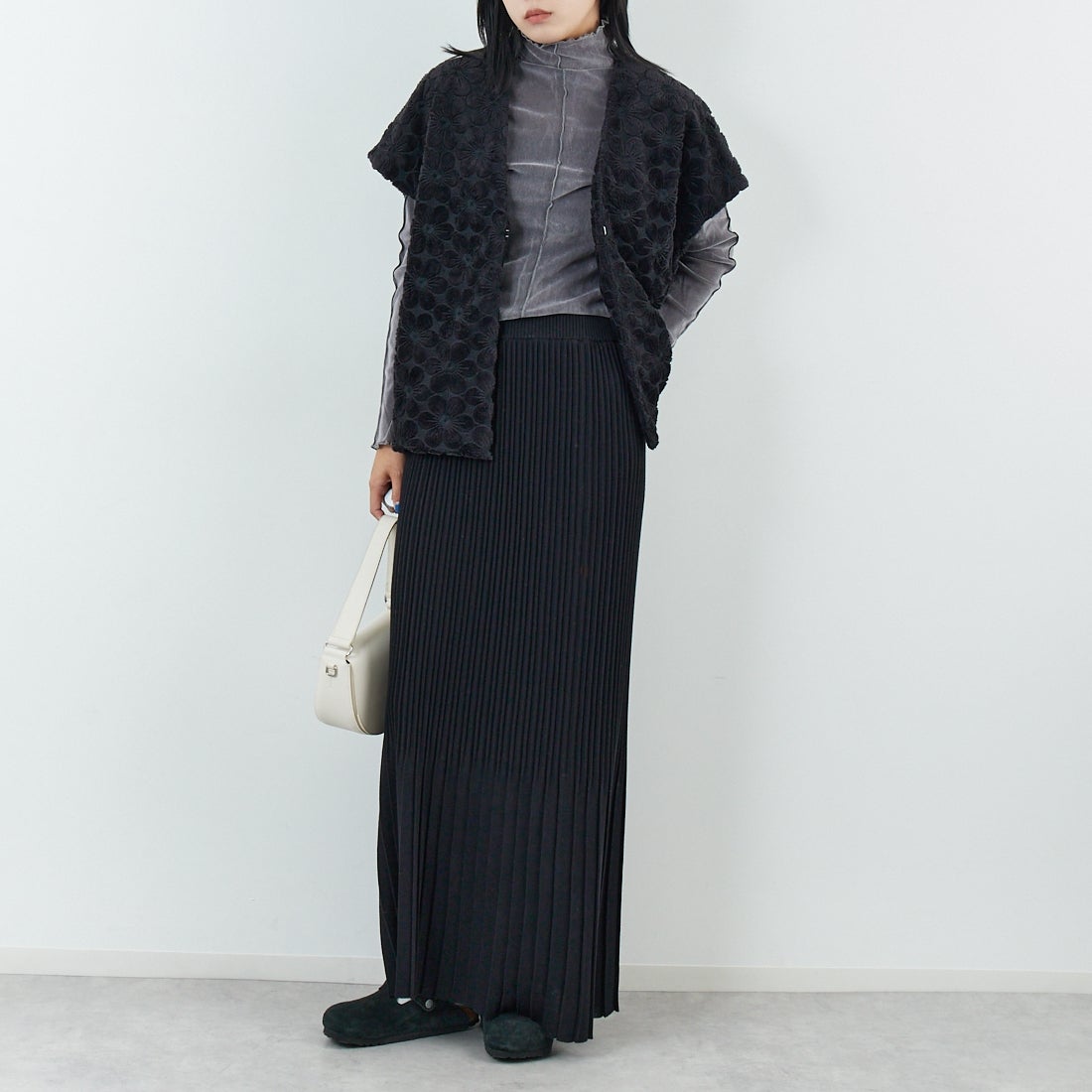 RhodolirioN [ロドリリオン] ファーボレロ [RV1031] BLACK &&モデル身長：167cm 着用サイズ：ONE SIZE&&