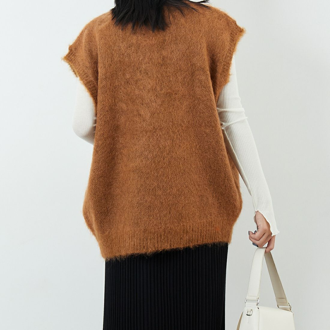 Needles [ニードルズ] モヘアニットベスト SOLID [RW359] A ORANGE &&モデル身長：167cm 着用サイズ：XS&&