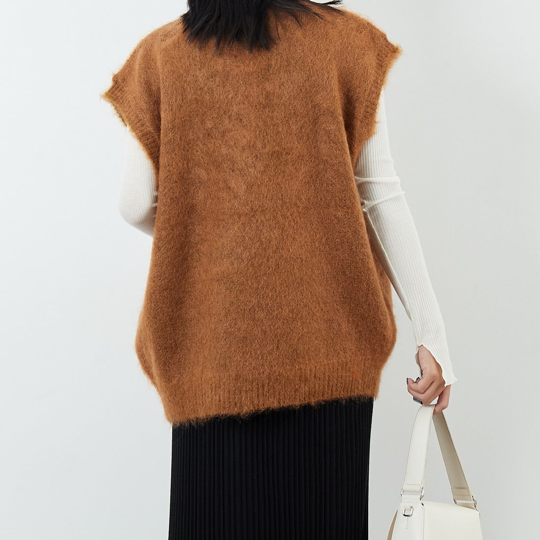 Needles [ニードルズ] モヘアニットベスト SOLID [RW359] A ORANGE &&モデル身長：167cm 着用サイズ：XS&&