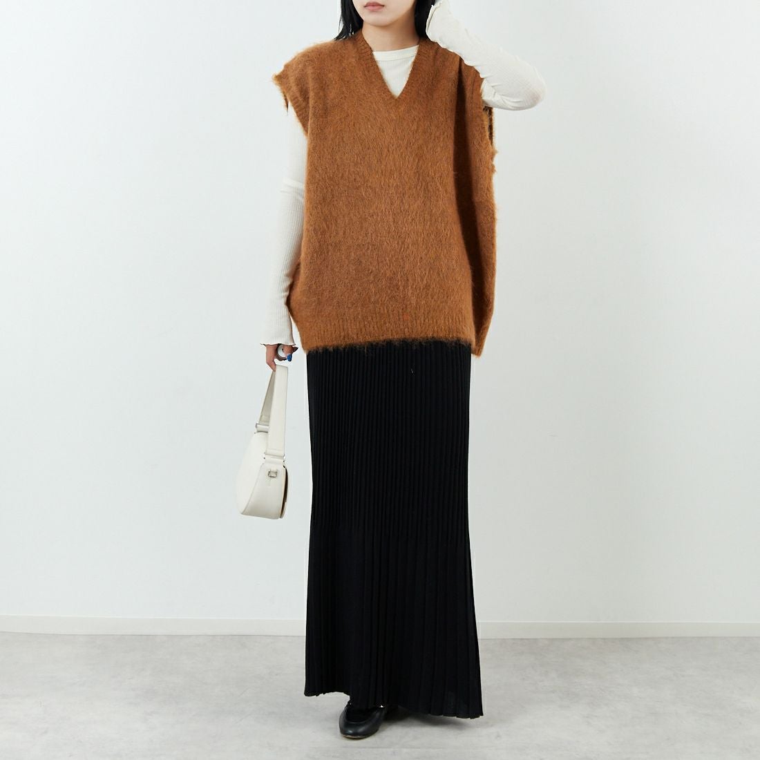 Needles [ニードルズ] モヘアニットベスト SOLID [RW359] A ORANGE &&モデル身長：167cm 着用サイズ：XS&&