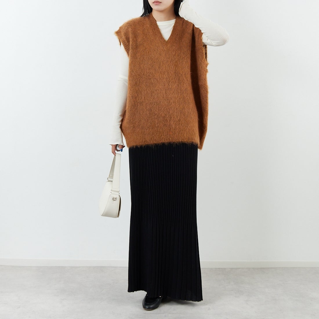 Needles [ニードルズ] モヘアニットベスト SOLID [RW359] A ORANGE &&モデル身長：167cm 着用サイズ：XS&&