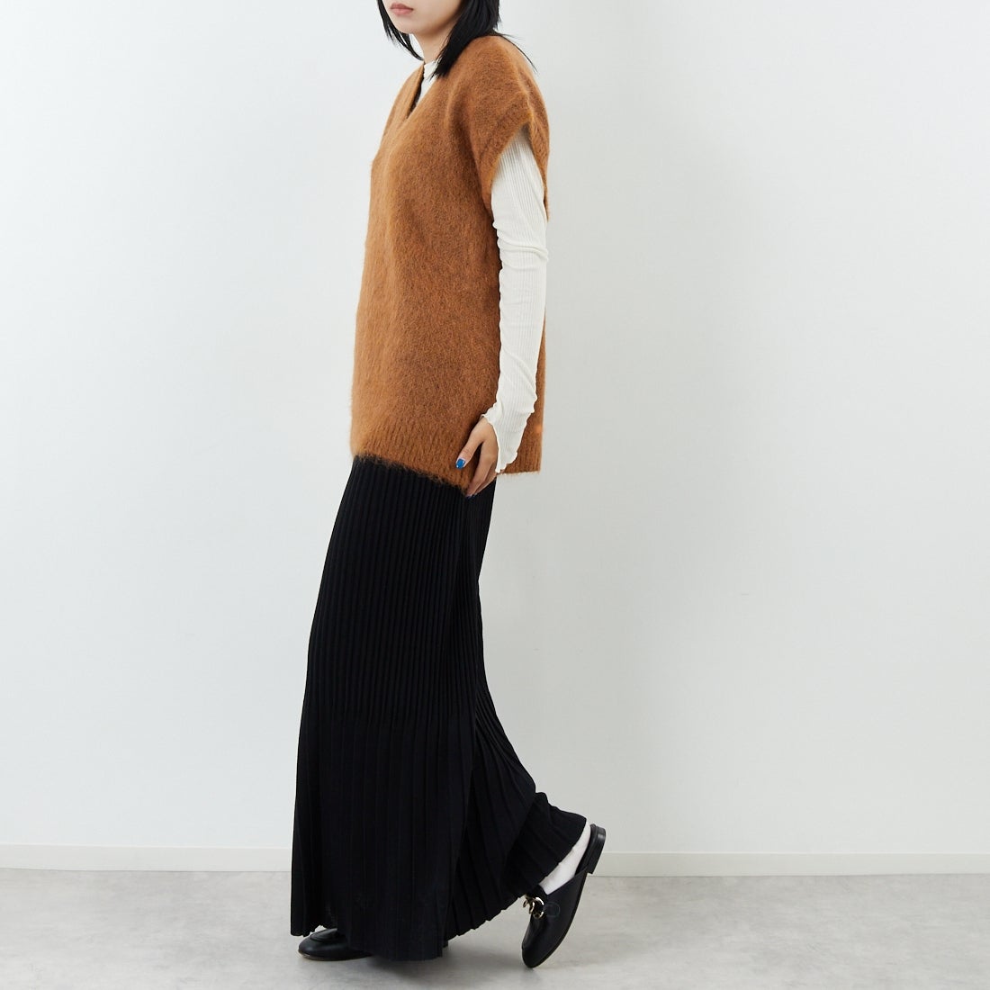 Needles [ニードルズ] モヘアニットベスト SOLID [RW359] A ORANGE &&モデル身長：167cm 着用サイズ：XS&&