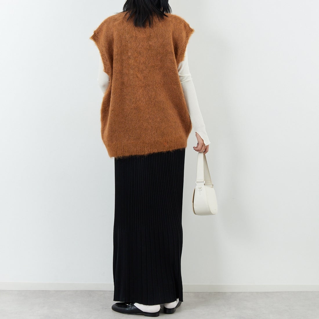 Needles [ニードルズ] モヘアニットベスト SOLID [RW359] A ORANGE &&モデル身長：167cm 着用サイズ：XS&&