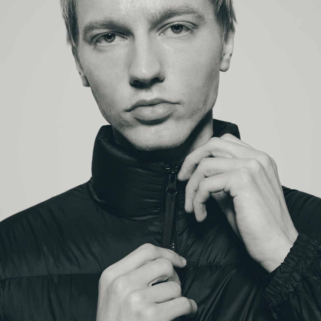 Marmot [マーモット] 別注 ワンポイントロゴ ダウンジャケット [MTFW25UDW329IN-JF] BLACK