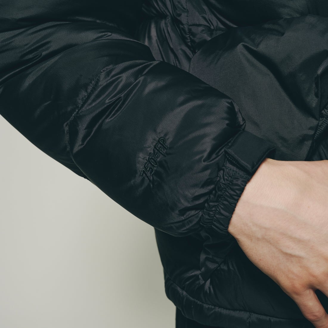 Marmot [マーモット] 別注 ワンポイントロゴ ダウンジャケット [MTFW25UDW329IN-JF] BLACK