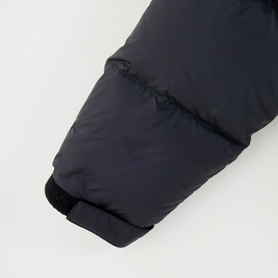 Marmot [マーモット] 別注 ワンポイントロゴ ダウンジャケット [MTFW25UDW329IN-JF] BLACK