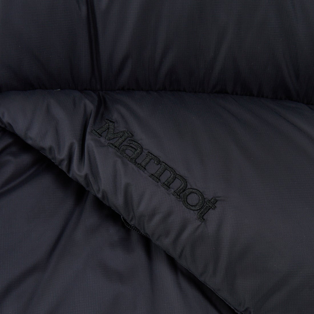 Marmot [マーモット] 別注 ワンポイントロゴ ダウンジャケット [MTFW25UDW329IN-JF] BLACK