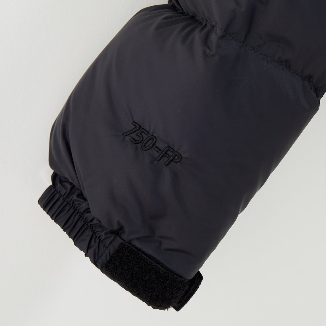 Marmot [マーモット] 別注 ワンポイントロゴ ダウンジャケット [MTFW25UDW329IN-JF] BLACK