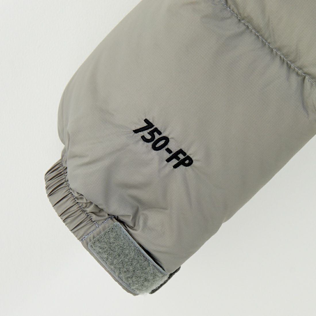 Marmot [マーモット] 別注 ワンポイントロゴ ダウンジャケット [MTFW25UDW329IN-JF] GRAY