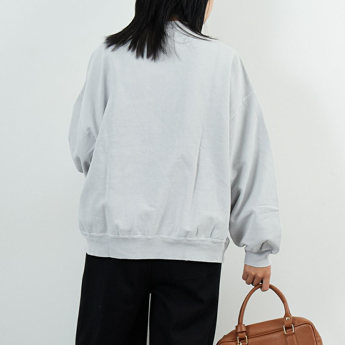 REMI RELIEF [レミレリーフ] ダブルSP加工 裏毛クルースウェット [RN29373244] SAX GRAY &&モデル身長：167cm 着用サイズ：S&&