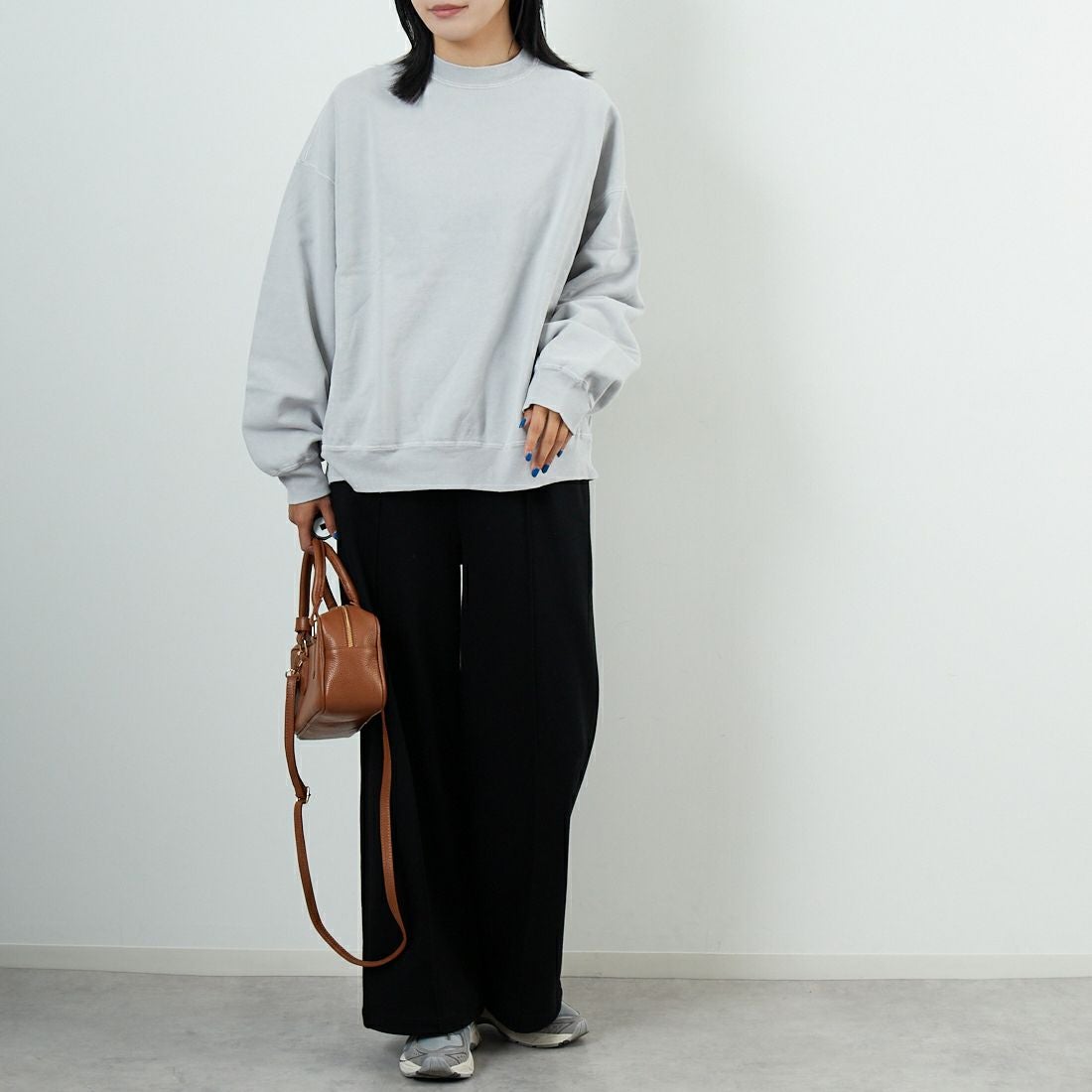 REMI RELIEF [レミレリーフ] ダブルSP加工 裏毛クルースウェット [RN29373244] SAX GRAY &&モデル身長：167cm 着用サイズ：S&&