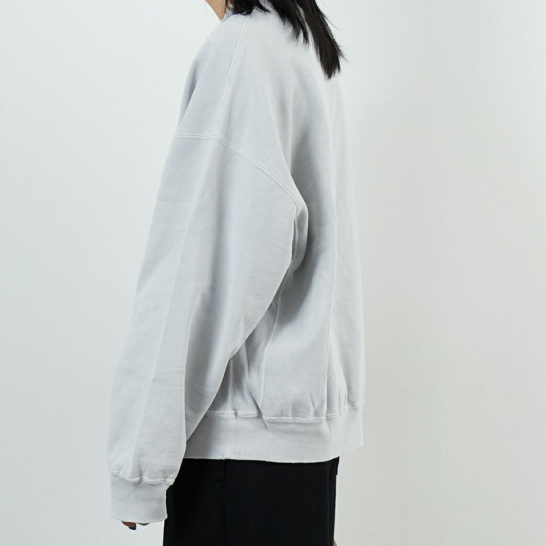 REMI RELIEF [レミレリーフ] ダブルSP加工 裏毛クルースウェット [RN29373244] SAX GRAY &&モデル身長：167cm 着用サイズ：S&&