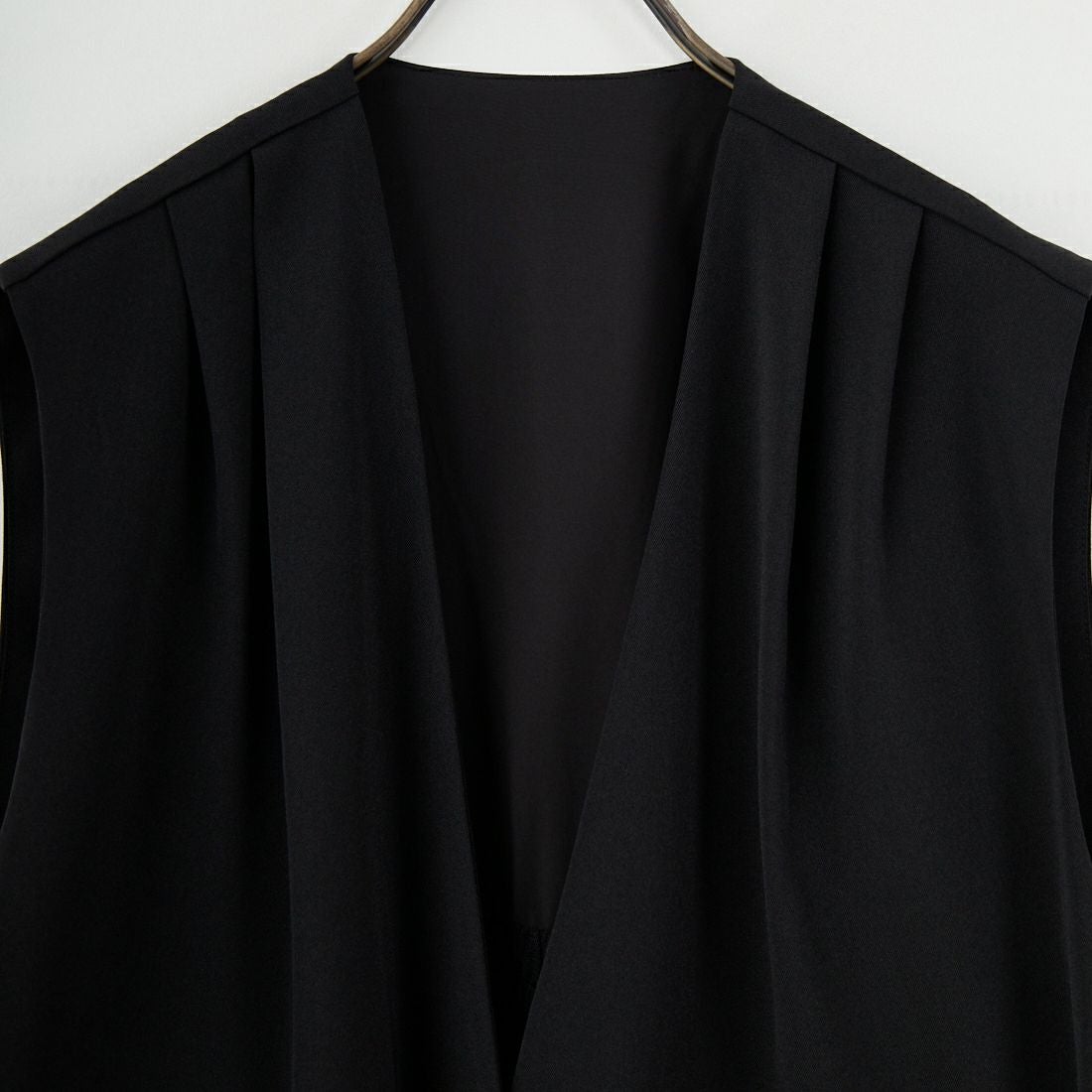 DIGNITE COLLIER [ディニテコリエ] バックチュールジレ [80256126] 004 ﾌﾞﾗｯｸ